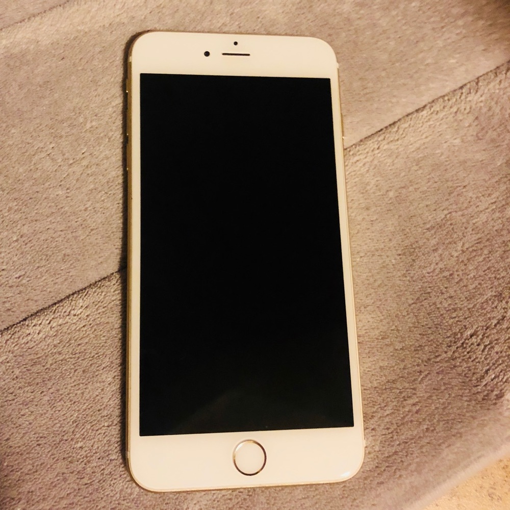 💖💕💓SOLD💗💓💝iPhone 6 Plus rose gold color